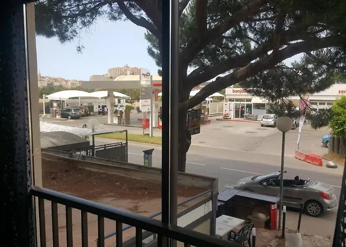 Pet friendly Studio A Calvi Proche De La Mer Et Des Commerces