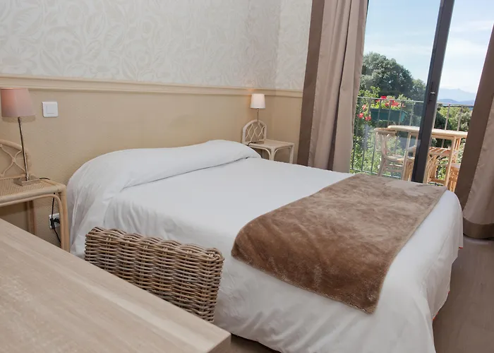 Quenza Hotels