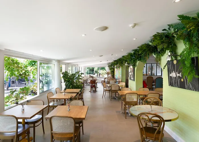 Porto-Vecchio (Corsica) hotels near Via Notte