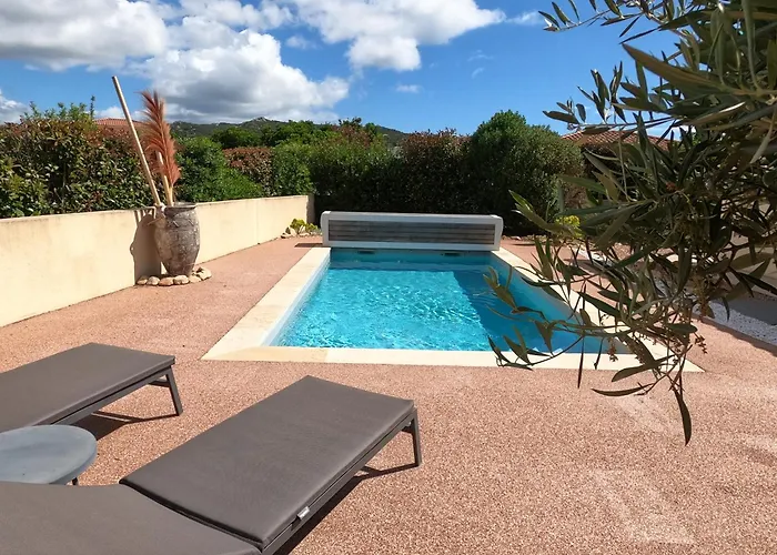 A Dugana Villa Lecci with Pool