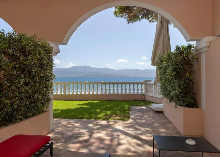 Ajaccio (Corsica) Dog Friendly Hotels near musee fesch