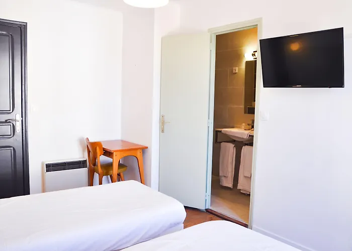 Calvi (Corsica) Cheap Pet friendly Hotels